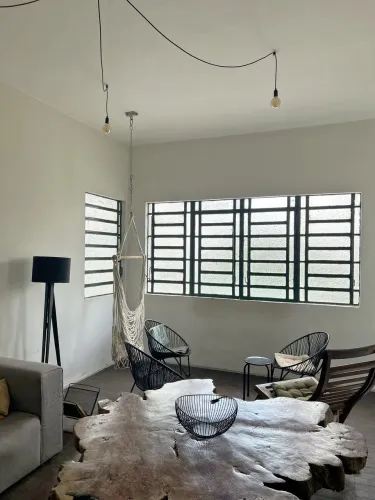 Quarto disponível em apartamento na Torre
