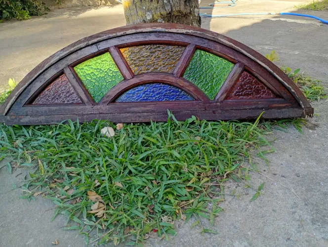 JANELA COLONIAL: ARCO