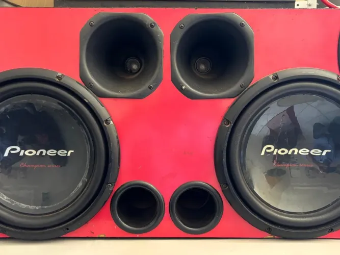 Caixa Trio Completa - 2 Subs Pioneer Champion + Roadstar 1600W + Taramps