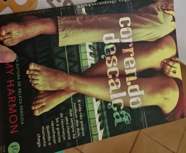LIVRO CORRENDO DESCALÇA