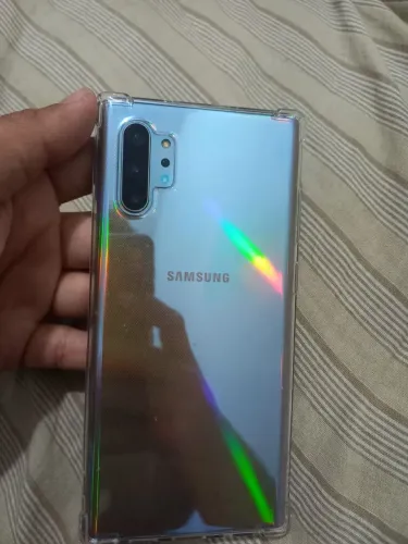 Note 10 plus uma máquina, trincadin mas n interfere em nada quem conhece sabe 256 Gb,12 R