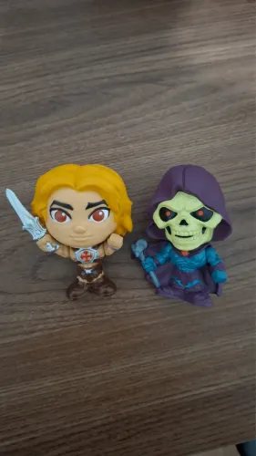 He-Man e Esqueleto Giraffas