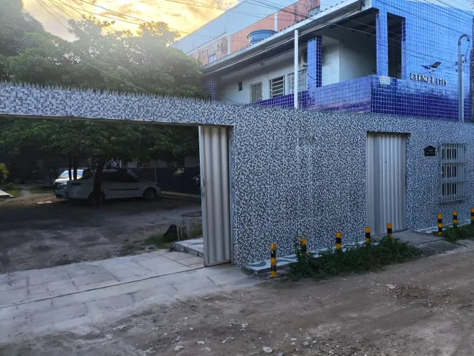Excelente Condomínio na porta larga