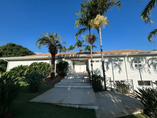 Casa à venda, com 4 suítes e piscina no Residencial Helvetia Park, Indaiatuba-SP.