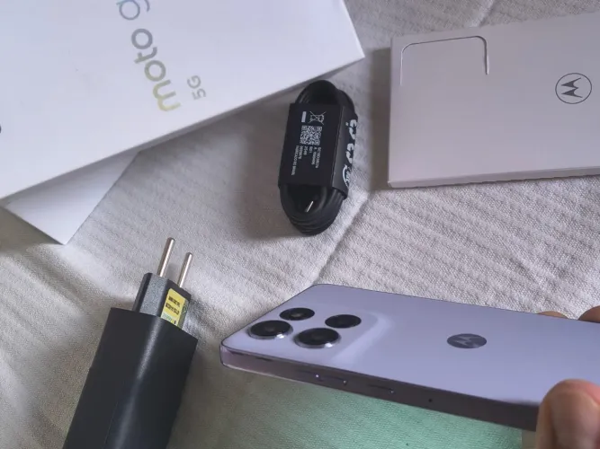 Moto g86 512gb com 4 meses e garantia