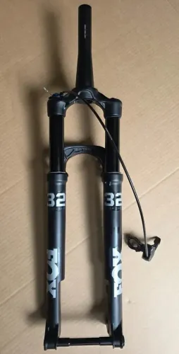 Suspensão Fox 32 100mm 2026 Performance Boost Preta / Cinza