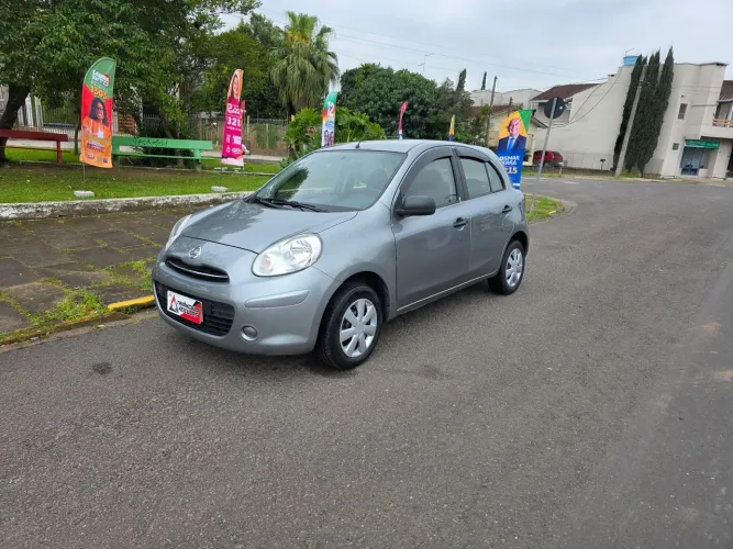 Nissan March 1.0 16V Flex Fuel 5P 2012