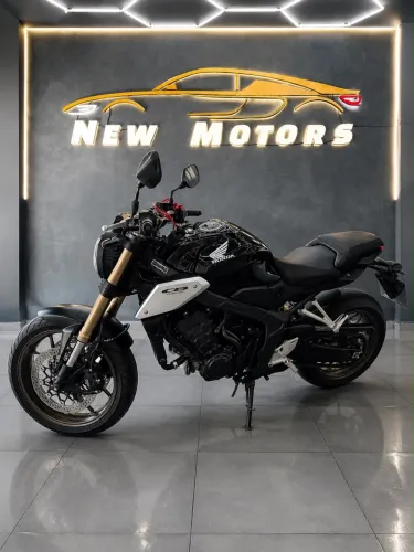 Honda cb650r 2021 com abs e apenas 17 mkm original