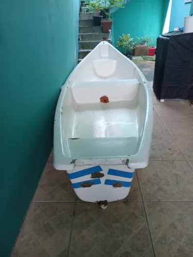 Bote de fibra