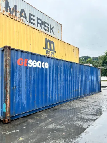 Container reforçado marítimo