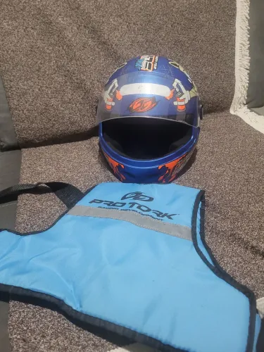 Capacete infantil colete