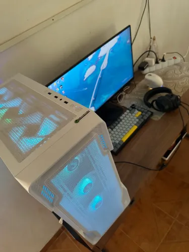 PC GAMER COMPLETO XEON + RX 580 Monitor AOC 100hz 24 polegadas + teclado mecânico e mouse