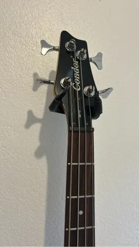 Baixo / Contrabaixo Condor xb12