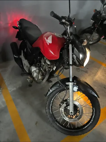 Moto disponível para locação com opção de compra