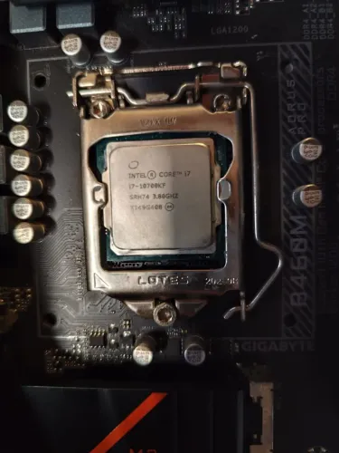 Kit Processador I7 10700KF, Placa mãe Aorus B460M e 24GB ram DDR4