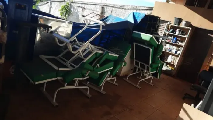 Oportunidade liquida barato para ganhar dinheiro 09 cadeiras articuladas para reformar