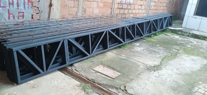 Vende se tesouras pra construção 