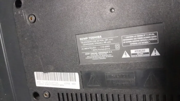VENDO TV SEMPRE 32plg retirada de peças funciona liga desliga normal tela quebrada 