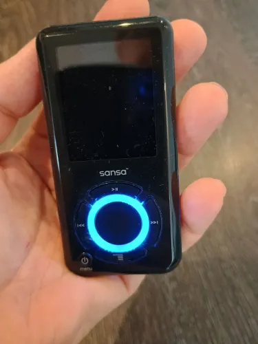 MP3 Player SanDisk Sansa 2GB - Liga + tela não funciona + reconhece no PC (leia descrição)