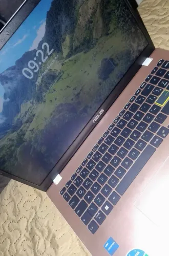 Notebook Asus - Acompanha carregador - Vender rápido.