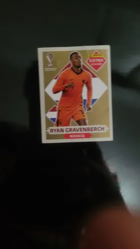 Lote Figurinhas Copa do Mundo 2018 e 2022 + Legend Pelé e Gravenberch Ouro