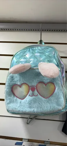 Pelúcia Mochila queima de estoque De: 99 Por: 49
