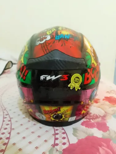 Capacete fw3 cartoon