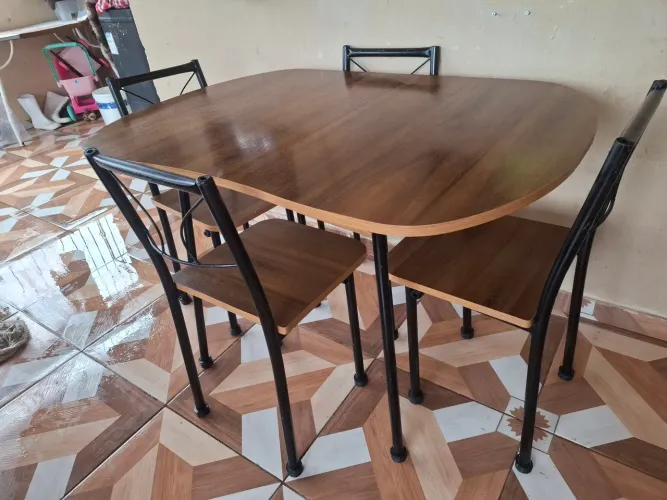 Mesa pela metade do preço 