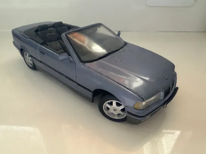 Miniatura BMW 325i Cabrio 1/18