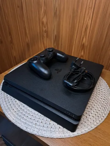 PS4 Slim Completo + God of War + Jogos Digitais