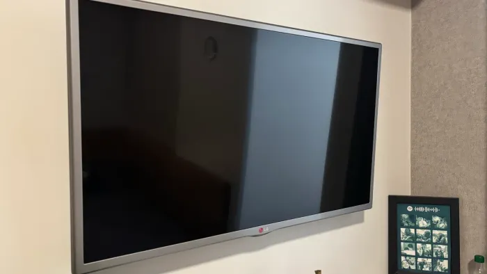 TV LG 32 polegadas (NÃO É SMART)