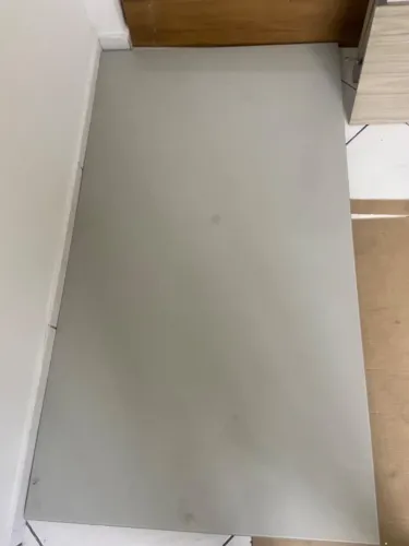 Tampo de mesa de laca com vidro
