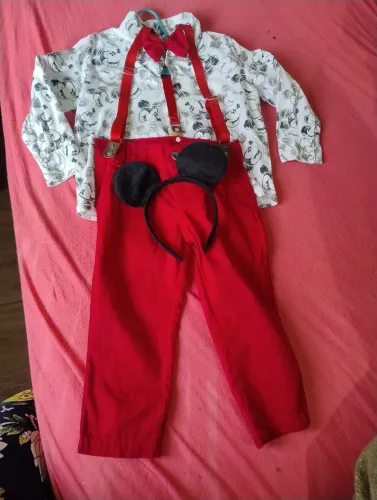 Roupa temática do michey