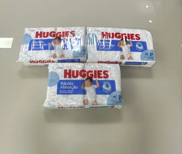 Fralda Huggies Rápida Absorção Tamanho P Pacote Mega 46 Unidades Descartáveis 