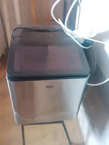 Máquina de fazer gelo