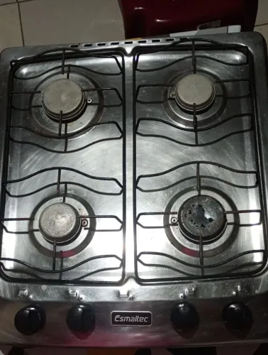 Fogão de mesa 4 bocas. Usado algumas vezes. Motivo de venda, comprei outro fogão