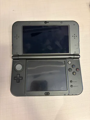 New Nintendo 3DS XL + 3 Pokémon Originais + Carregador