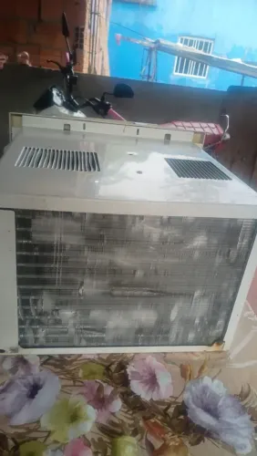 Vende se esse ar condicionado 