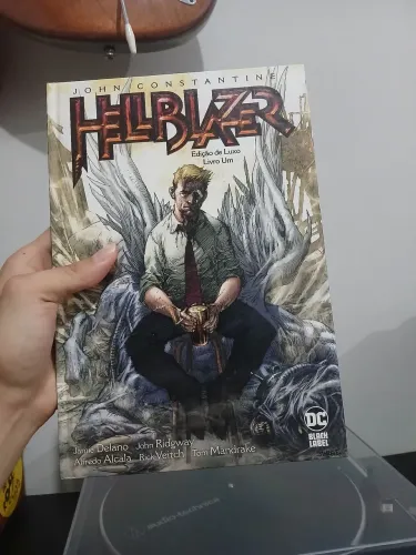 Hq - Hellblazer Vol. 1 Edição Definitiva