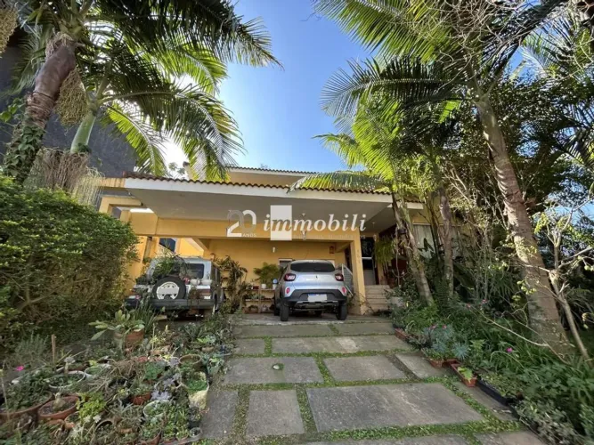 Casa à venda em Jandira, Granja Viana, com 3 suítes, com 320 m², Residencial Beverly Hills