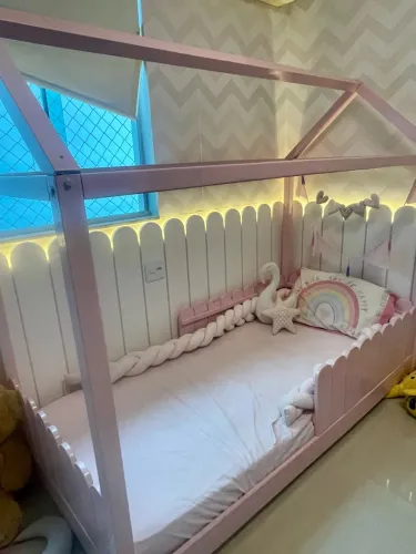 Cama montessoriana infantil