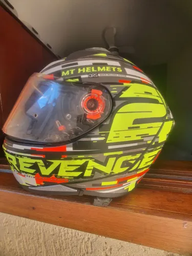 Capacete MT Helmets Revenge
