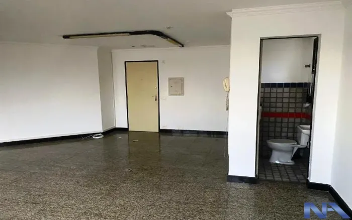 METRO, HOSPITAIS, COMERCIOS, AV. PAULISTA.