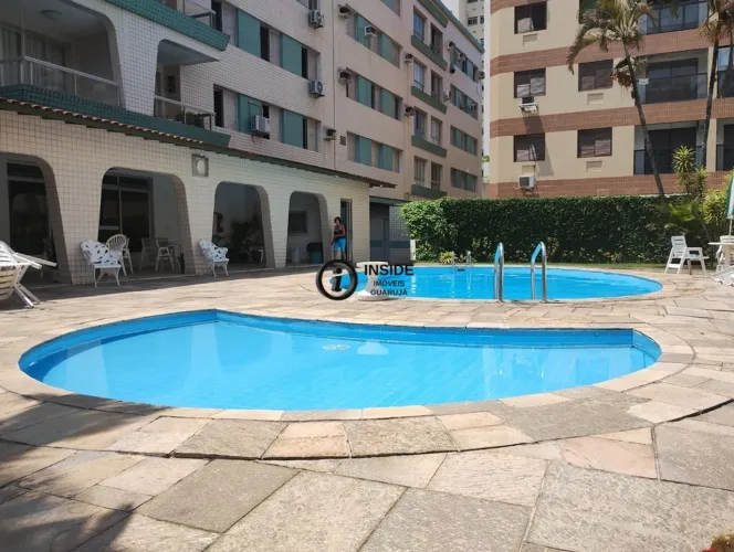Apartamento de 3 quartos com suíte e piscina