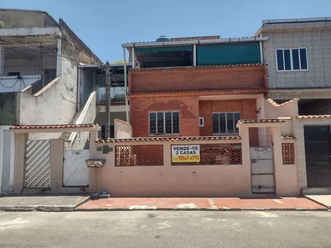 Vendo 2 casas e 1 kitnet aceita proposta