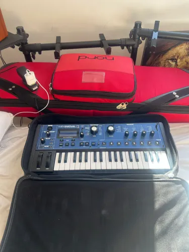 Nord electro 6d Mininova Novation 