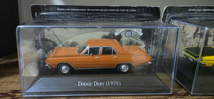 Miniatura Dodge Dart 1975 1:43 | Carros Inesquecíveis do Brasil "Lacrado"