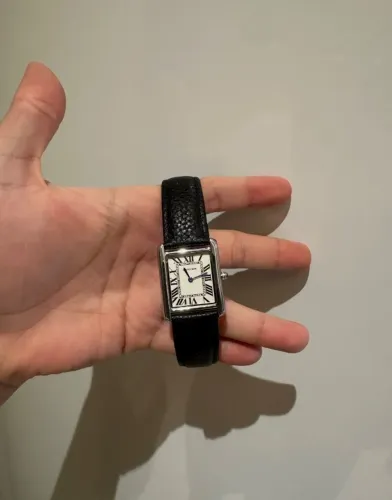 RELÓGIO CARTIER TANK ( SUPER CLONE )