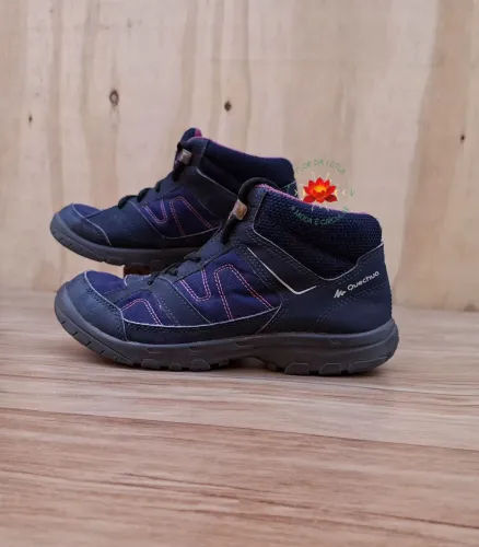 Bota Azul e Magenta Cano Médio Infantil Quechua Tam.34