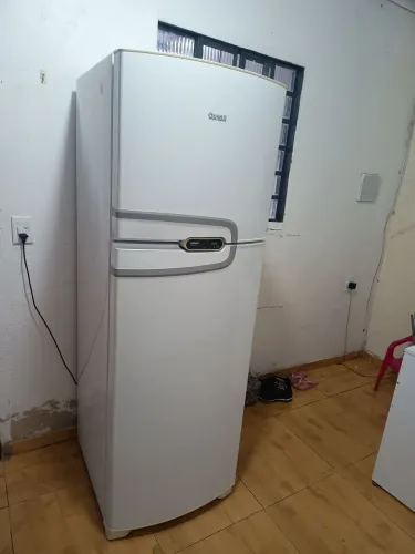 Geladeira Consul dúplex Frost Free semi-nova funcionando perfeitamente bem 